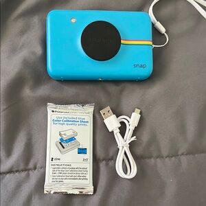 Polaroid Snap Camera in Vibrant Blue